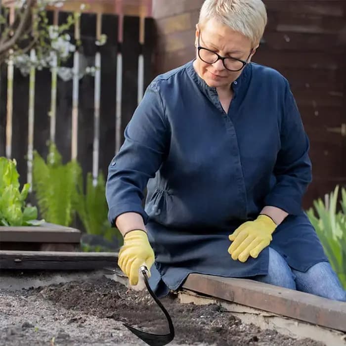 Houe de jardinage avec petit manche en bois