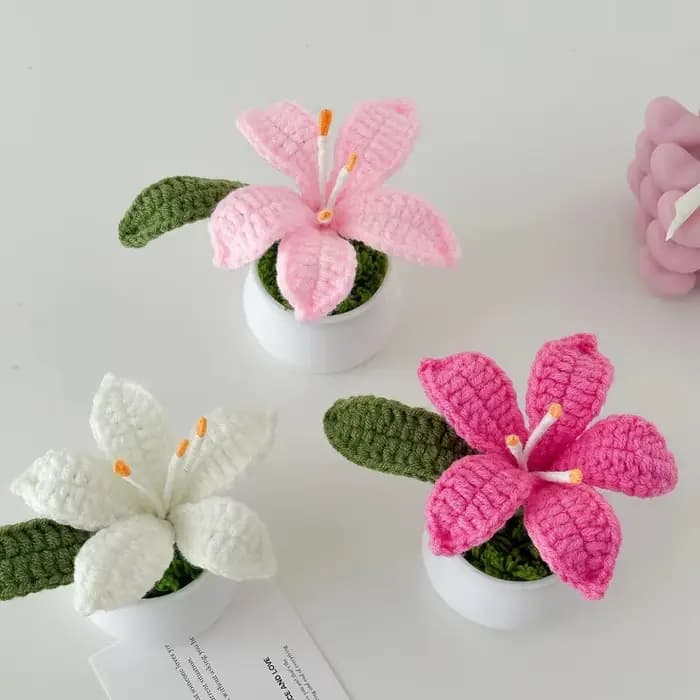 1 pièce Fleurs au crochet délicates en forme de lys en pot