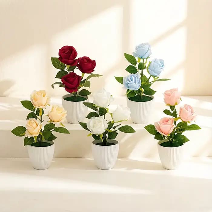 Rose artificielle en pot