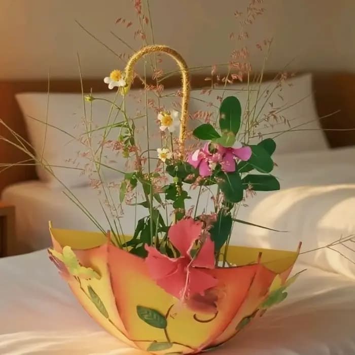 Pot de fleurs rustique en fer en forme de parapluie