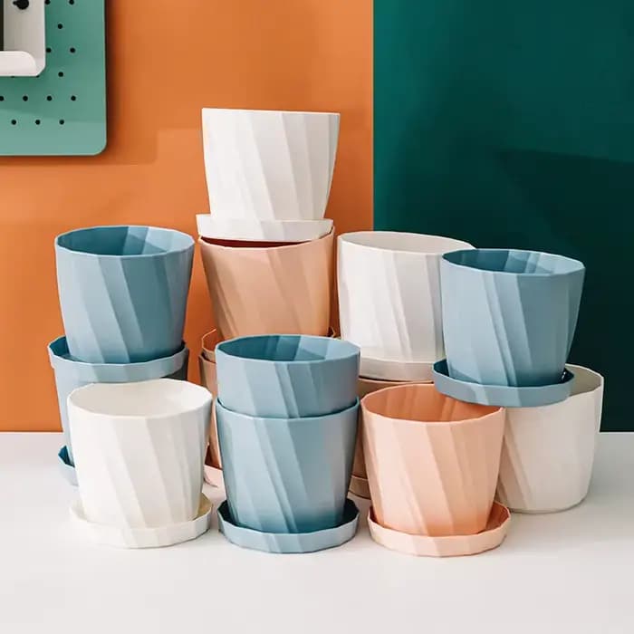 Pot de fleurs en résine plastique grand format