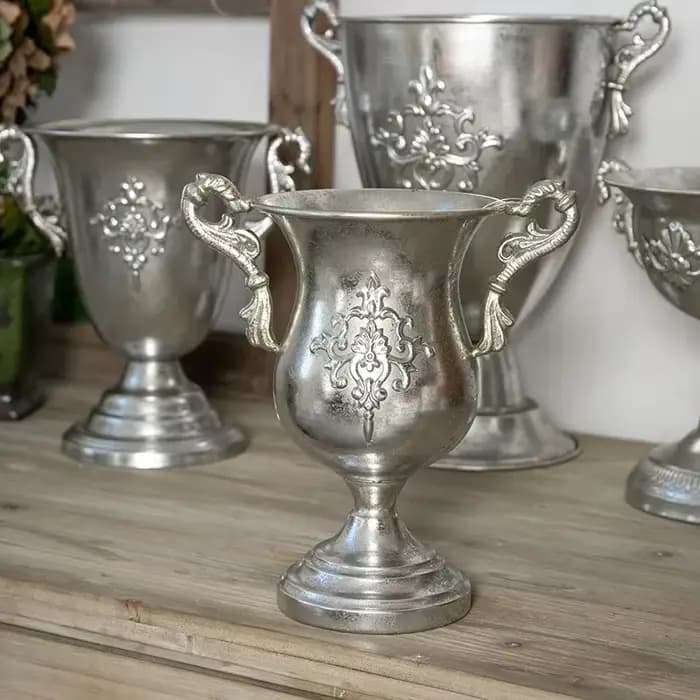 Pot de fleur en fer argenté vintage