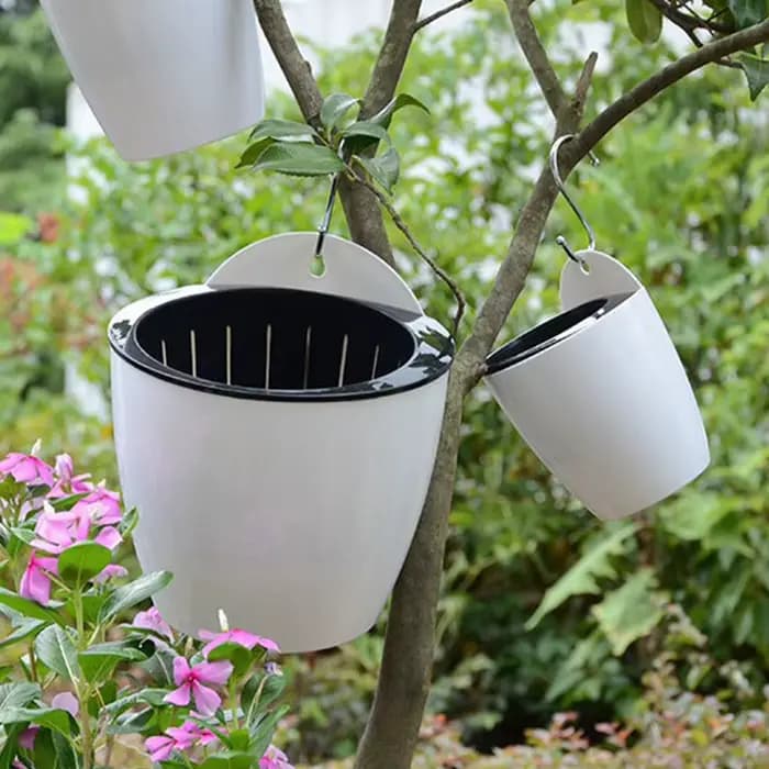 Pot de fleur mural en plastique absorbant l'eau automatique