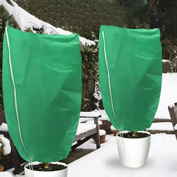 Couverture de protection hivernale pour plantes en pot