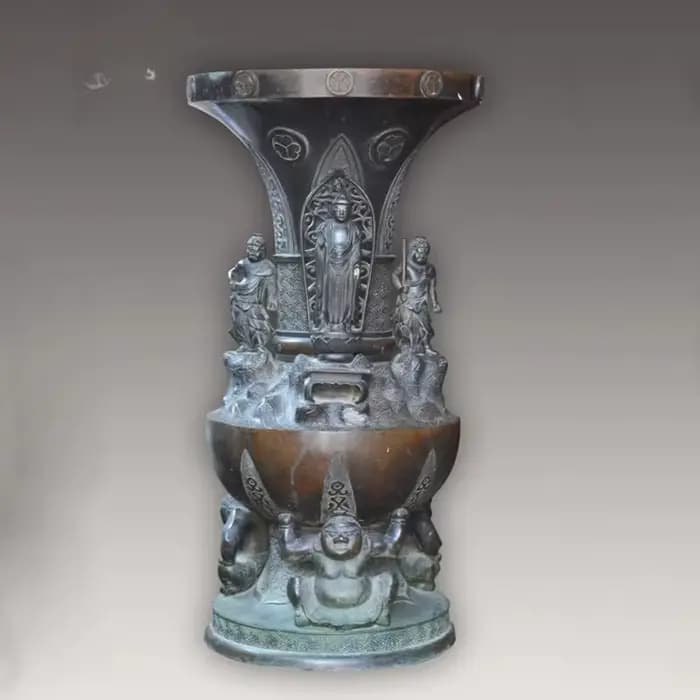 Vase décoratif moderne en laiton et métal pour jardin extérieur