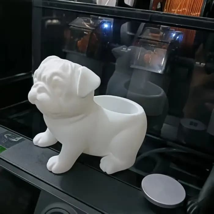 Pot de fleurs en forme de pug imprimé en 3D, pot amusant et minimaliste en forme d'animal, figurine de pug en plastique faite à la main, support de plante, décoration de bureau