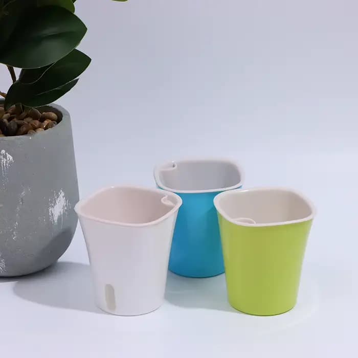 Pot d'Arrosage existent pour Plantes de Fleurs, Irrigation, user inage