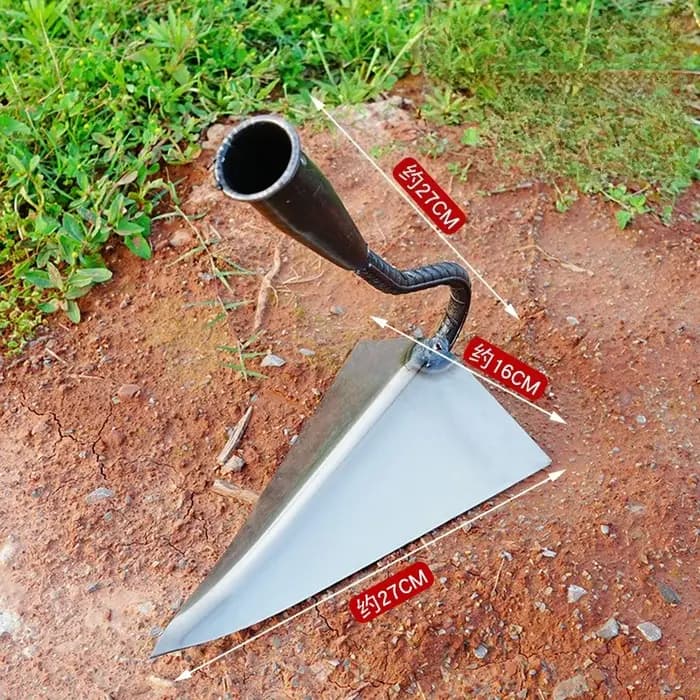 Houe de labour triangulaire pour la retournement du sol agricole
