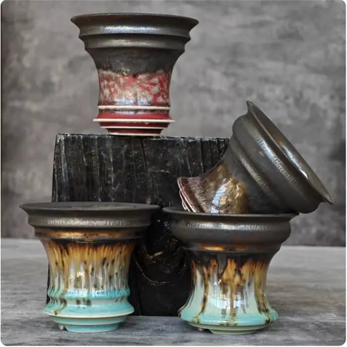 Pot en porcelaine émaillée coloré pour plantes grimpantes