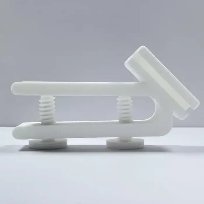 Support de tuyau d'arrosage avec clip de fixation efficace pour un rangement sécurisé du tuyau sur le rebord du seau en jardinage domestique