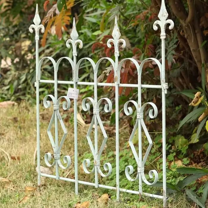 Panneau de séparation en fer pour clôture de jardin ancien