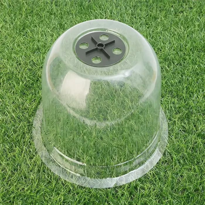 Cloche isolante réutilisable pour plantes de jardin