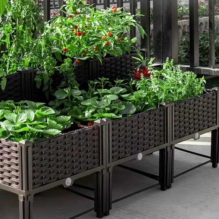 Bac de jardin surélevé en plastique avec pieds