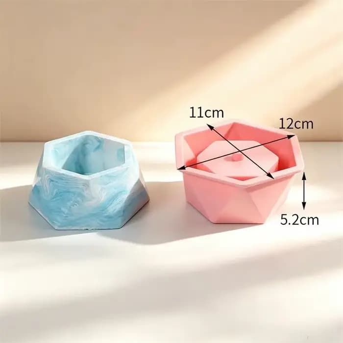 Pot de fleurs en forme d'hexagone de grande taille
