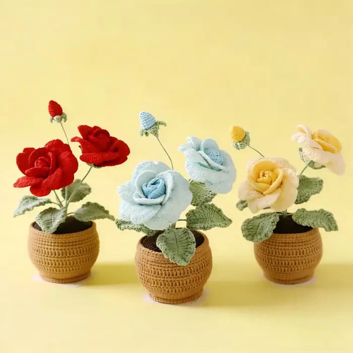 Plante en pot de roses à quatre feuilles et à deux têtes, crochetée à la main, réalisée avec du fil de laine Xuefeier, comme cadeau créatif et décoration de table.