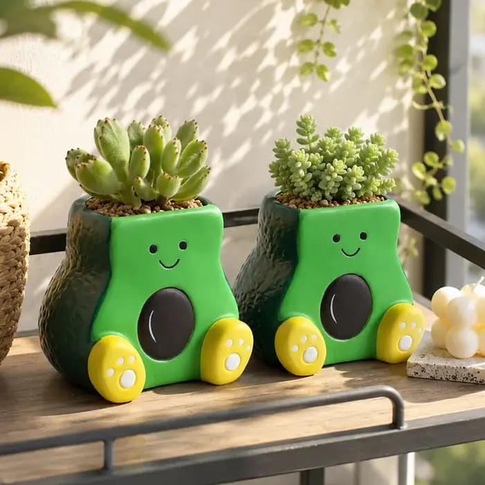 Mini pot de fleurs en résine en forme d'avocat souriant pour plantes succulentes et cactus, décoration de bureau, rebord de fenêtre, balcon, maison, cadeau pour les amoureux des plantes