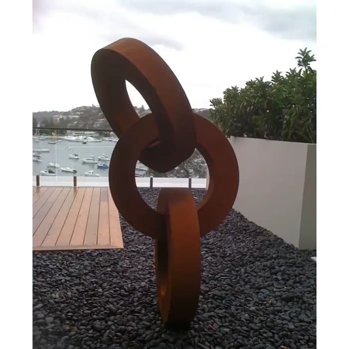 Sculpture d'anneau en acier corten en métal pour décoration de jardin