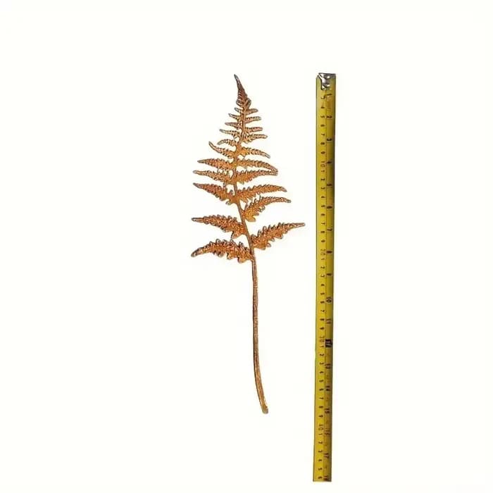 Piquet de jardin en feuilles de fougère rouillée, bouquet en métal, pieu de plante en métal, art de