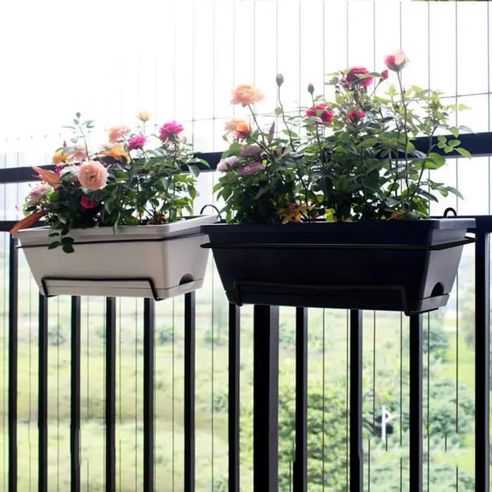User inière rectangulaire pour garde-corps de balcon