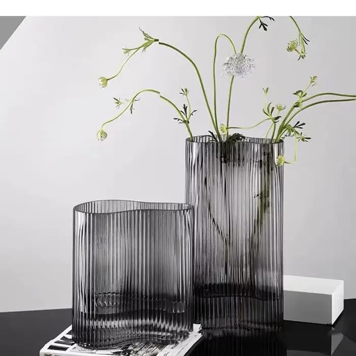 Vase en verre à grain vertical