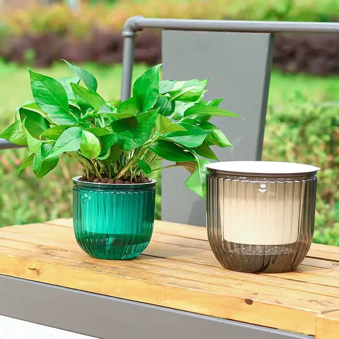 Pot de fleurs auto-arrosant pour balcon et cour
