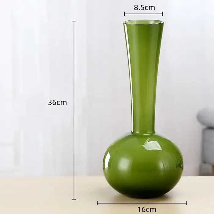 Vase en verre vert à long col