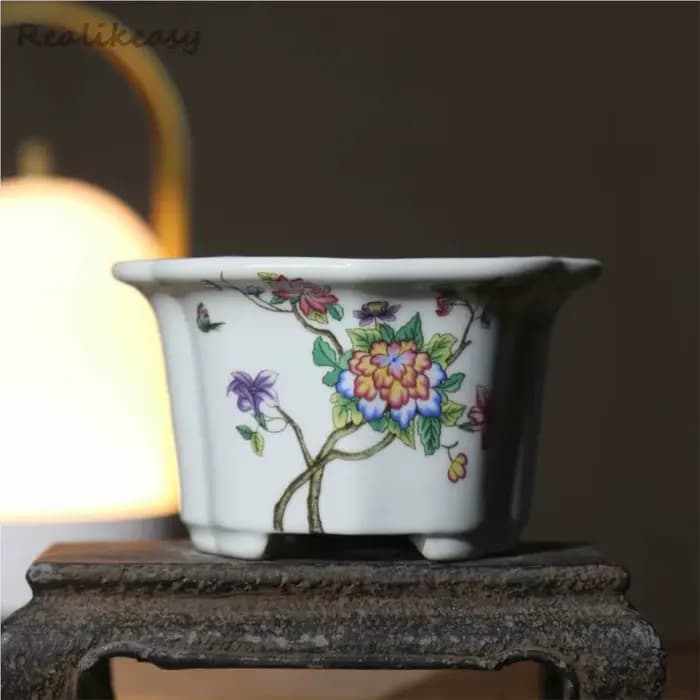 Pots de fleurs de sable violet peints à la main