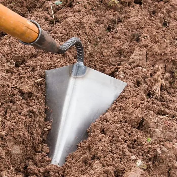 Outils agricoles, houes triangulaires à petite pointe