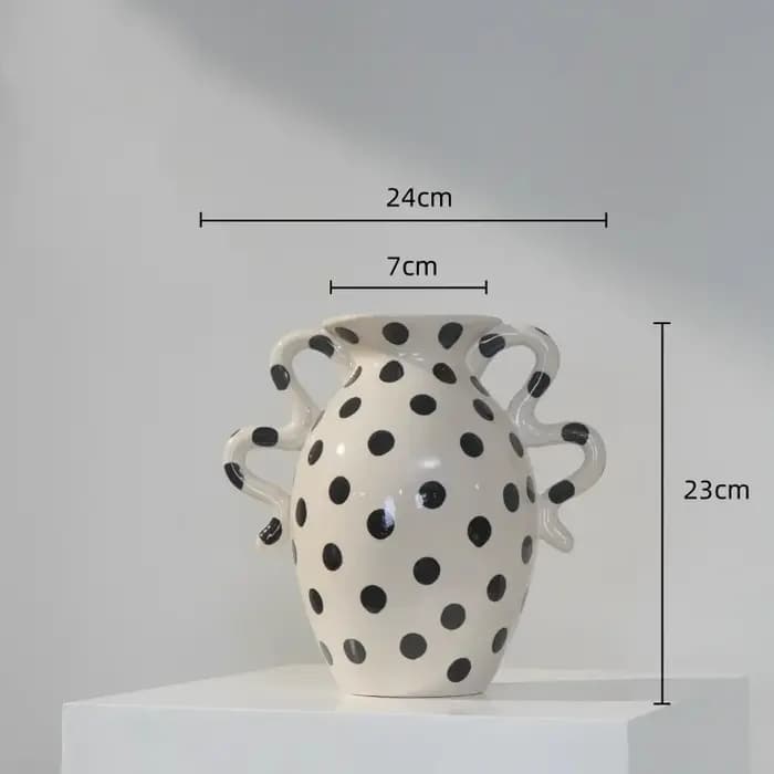 Vase en céramique à pois avec poignée