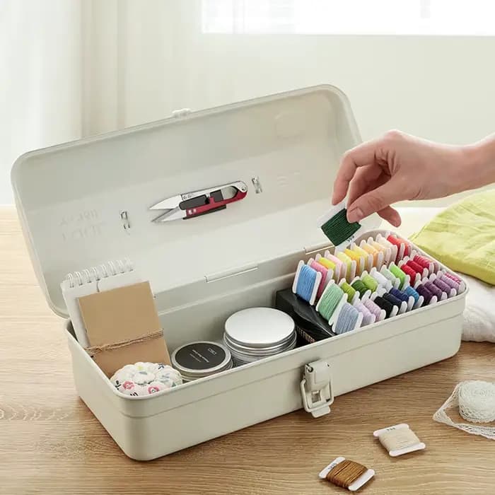 Boîte à outils multifonctionnelle en fer