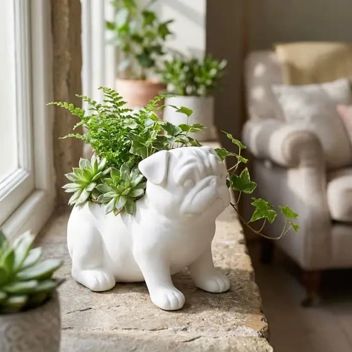 Pot de fleurs en forme de pug imprimé en 3D, pot amusant et minimaliste en forme d'animal, figurine de pug en plastique faite à la main, support de plante, décoration de bureau