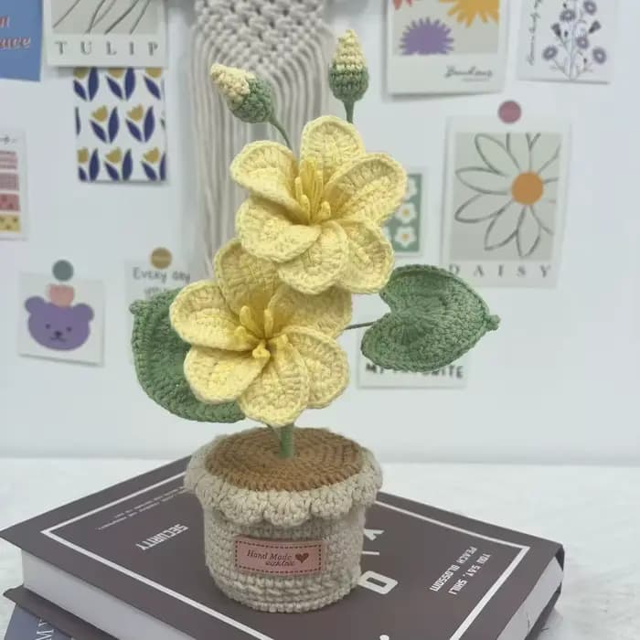 Pot de fleurs tissé à la main, jolies fleurs tricotées, fausses plantes au crochet, décoration de chambre, décoration de table, décoration d'étagère, cadeau