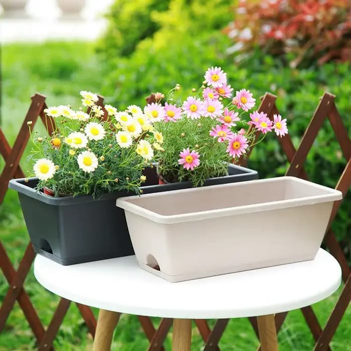 Pot de plante absorbant l'eau avec trou de drainage sur le dessus