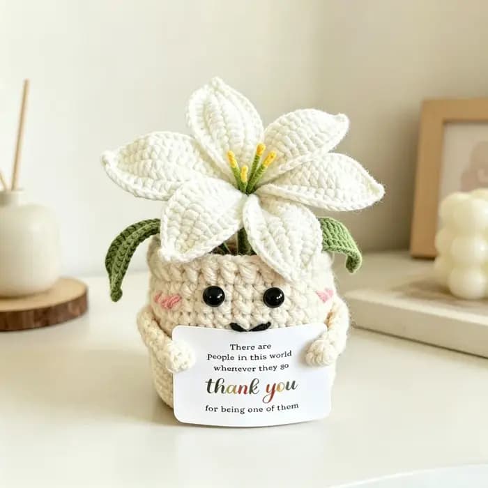 Plante en pot de lys tricotée à la main, pot de fleurs au crochet, ornement de bureau, décoration florale tissée finie pour la maison, le bureau ou comme cadeau