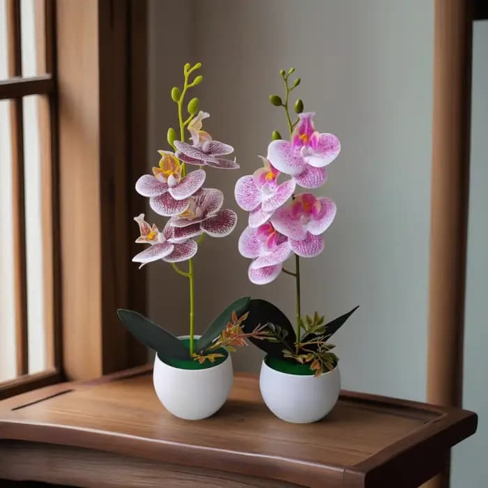 Plante en pot d'orchidée artificielle réaliste avec Pot en plastique pour la décoration de pièce maîtresse de table