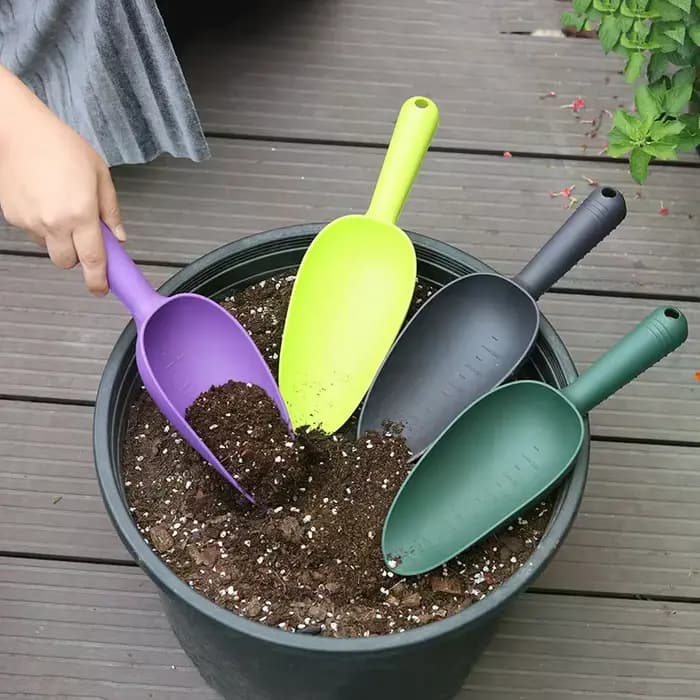 Spatule de jardinage pour ameublir le sol