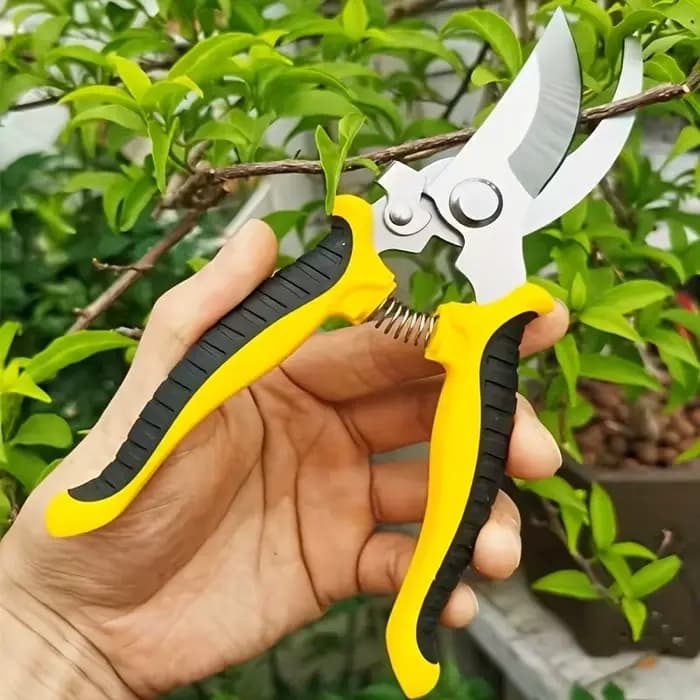 Cette cisaille de jardinage est super facile à utiliser ! Un bon assistant pour le jardinage, le jar
