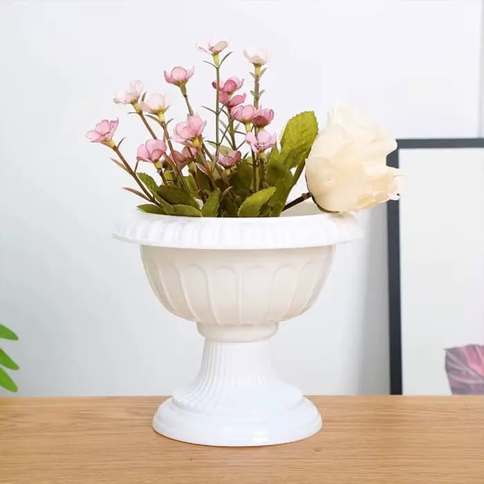 Pot de fleurs en plastique blanc de style urne romaine