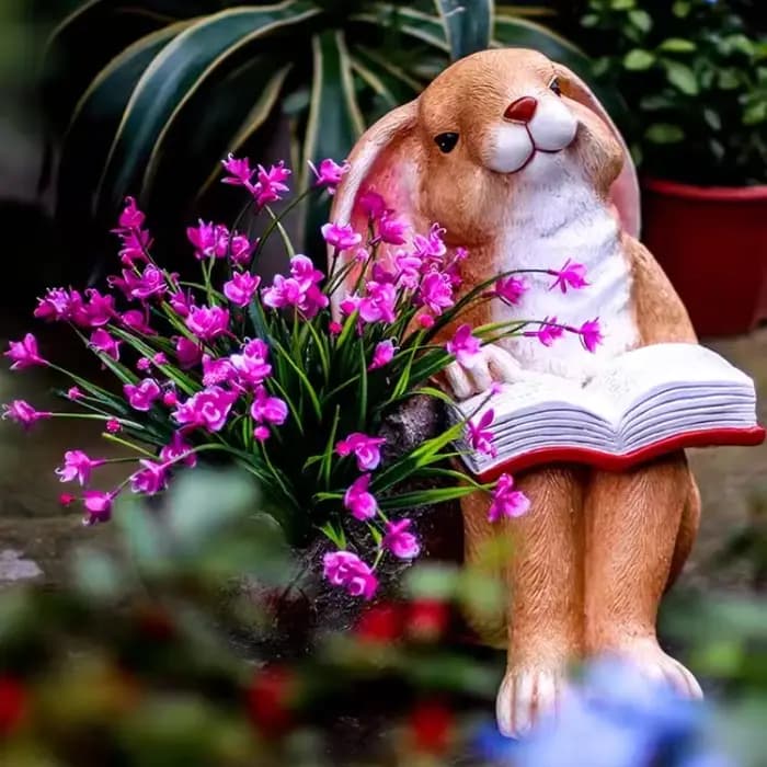 Pot de fleur lapin de lecture
