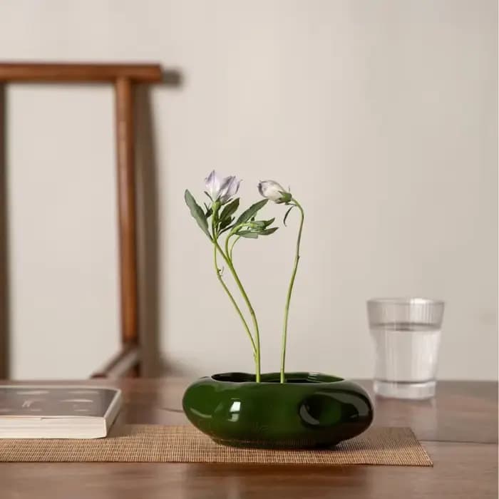 Pots de fleurs en céramique faits à la main pour la décoration de la maison