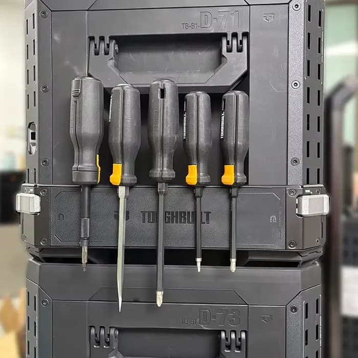 Boîte à outils empilable TOUGHBUILT avec support magnétique dédié TB-B1-A-33