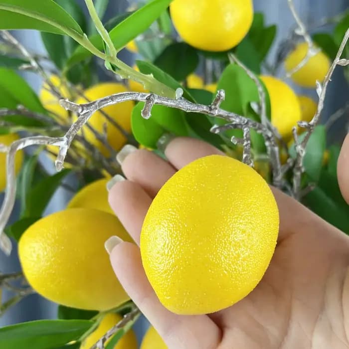 1 citronnier artificiel contenant 5 faux citrons